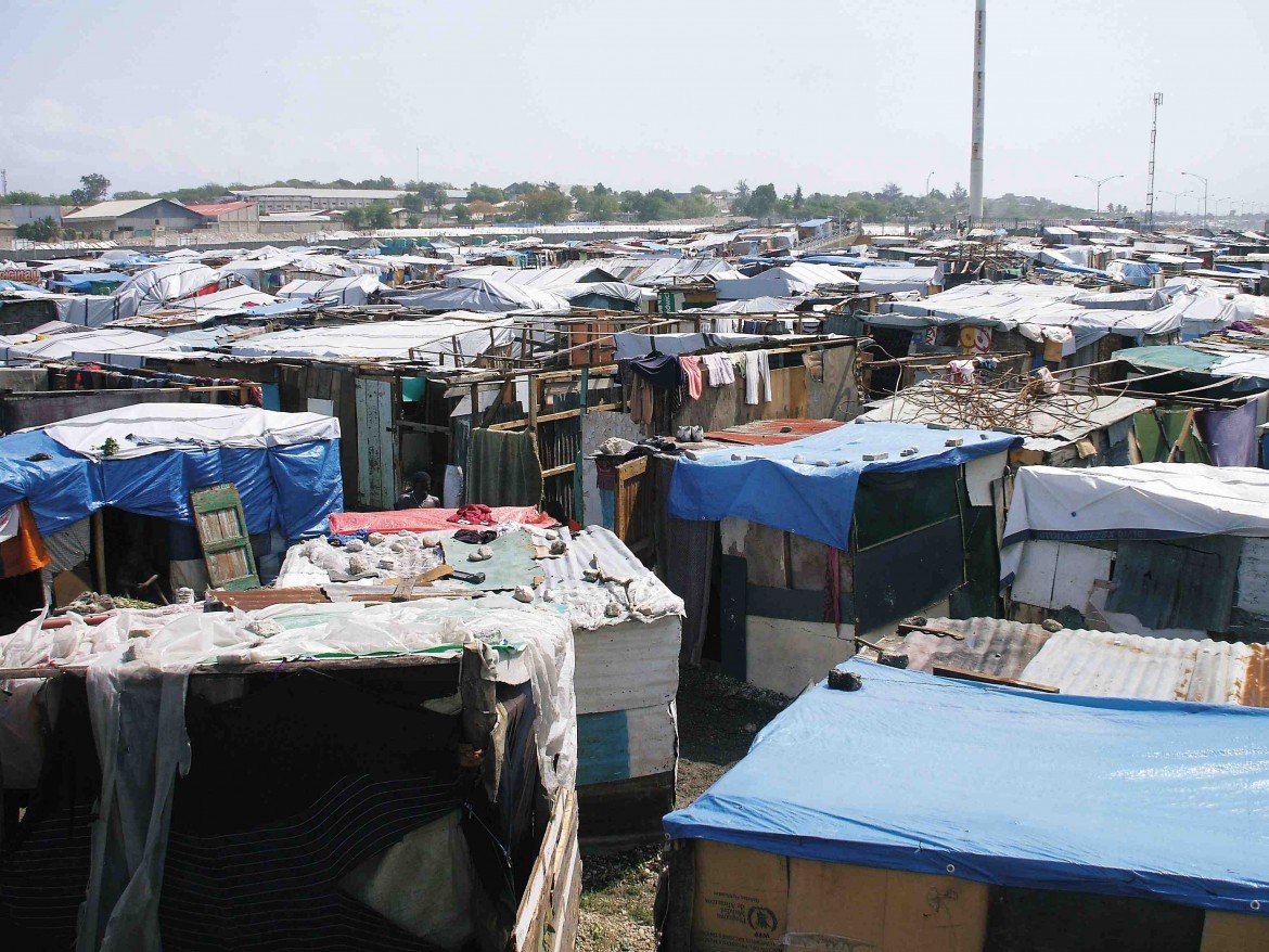 precarious-haiti-social